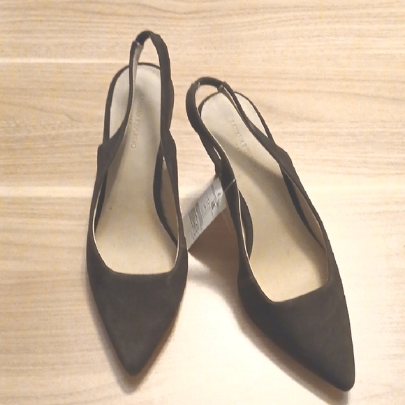 Banana Republic "Henna Brown" Slingback Heels in Size 7 (NWT) - Picture 1 of 10